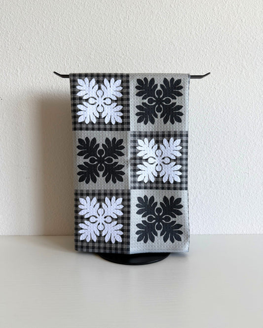 Black Quilt Microfiber Towel (Creations by Sam x Reiko)
